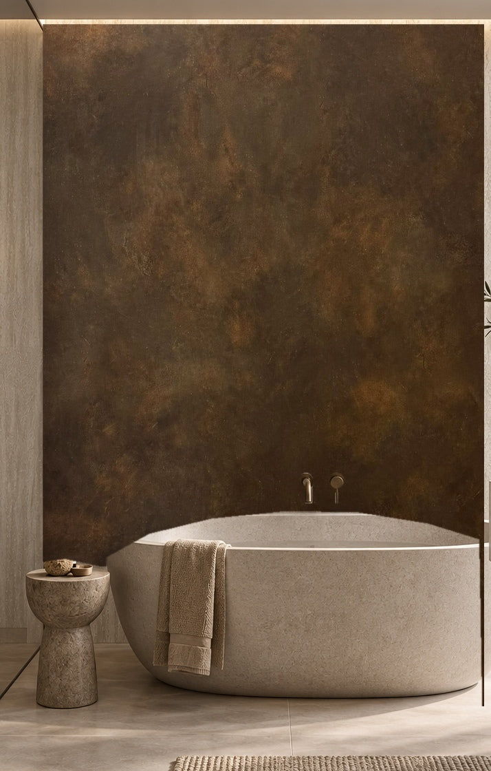 Badkamer met wandpaneel Concrete Rust 861 betonlook achter een vrijstaand bad